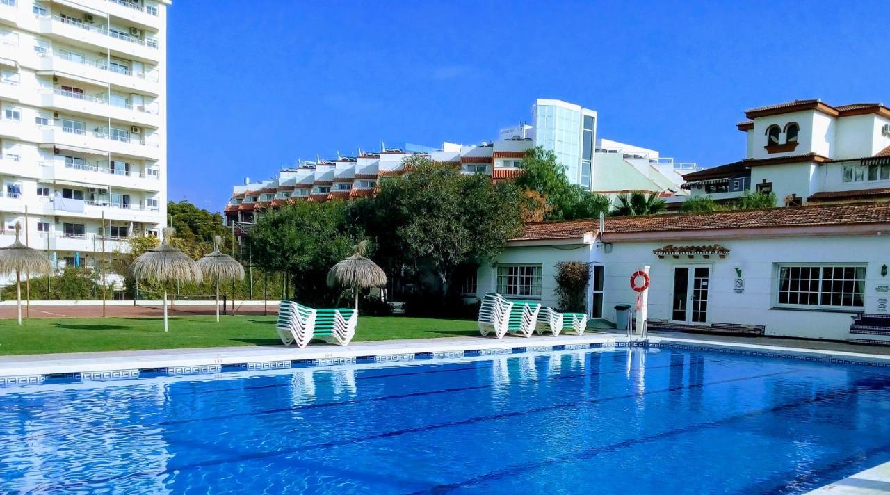 Apartamentos Caravane Торремолинос Экстерьер фото